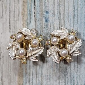 Vintage Judy Lee Clip-On Earrings.
